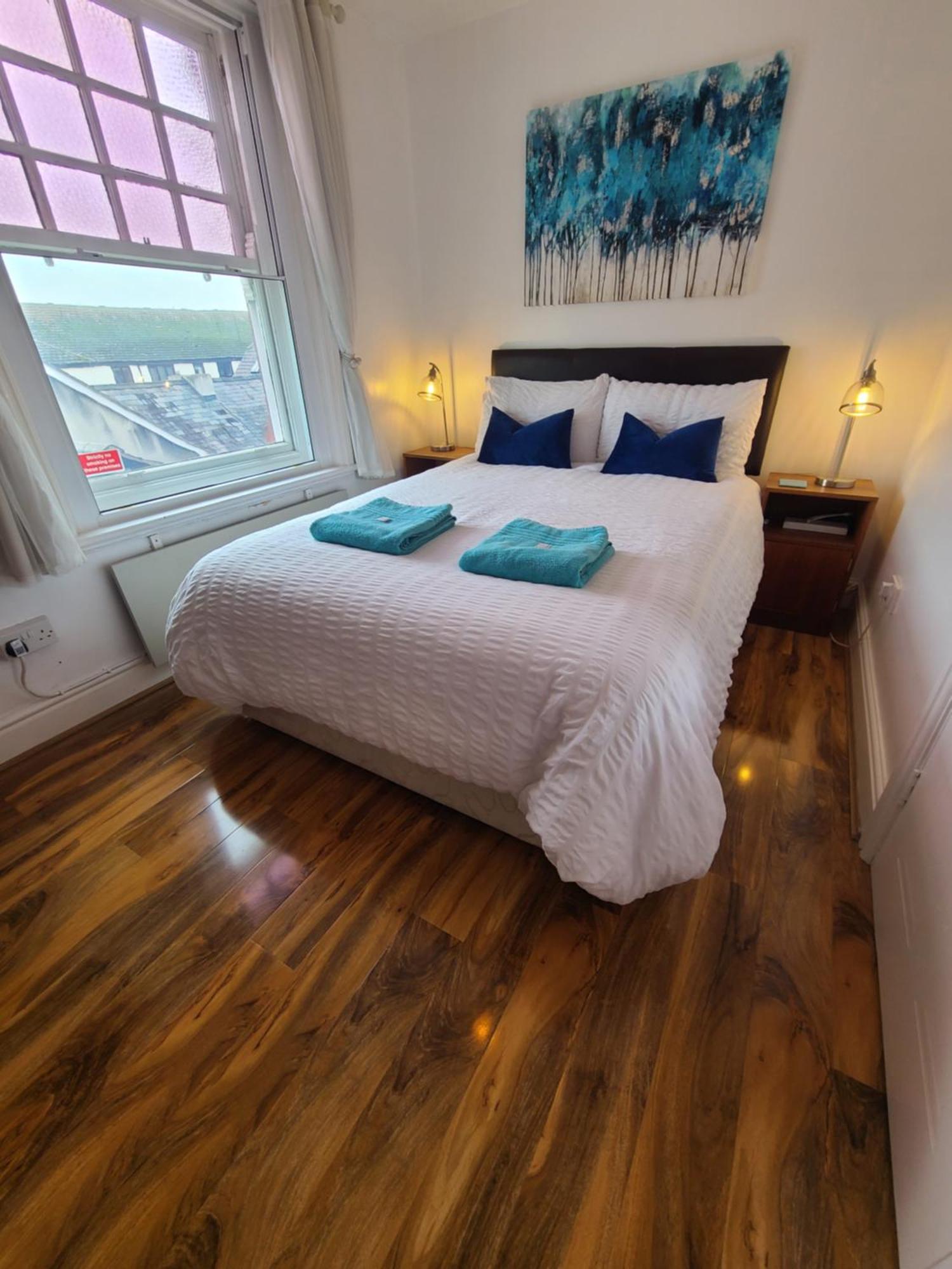Vale View Apartment, Prestatyn, North Wales - A Stylish, Dog-Friendly Holiday Let Just A 5 Min Walk To Beach & Town! מראה חיצוני תמונה
